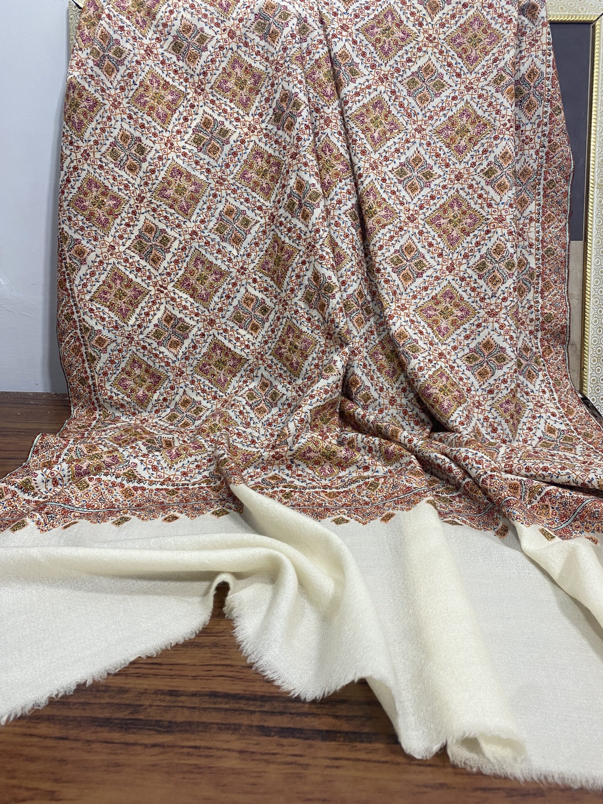 IMG_7832 Pure Pashmina Sozni Jama Shawl – Handcrafted Kashmiri Art - Image 2