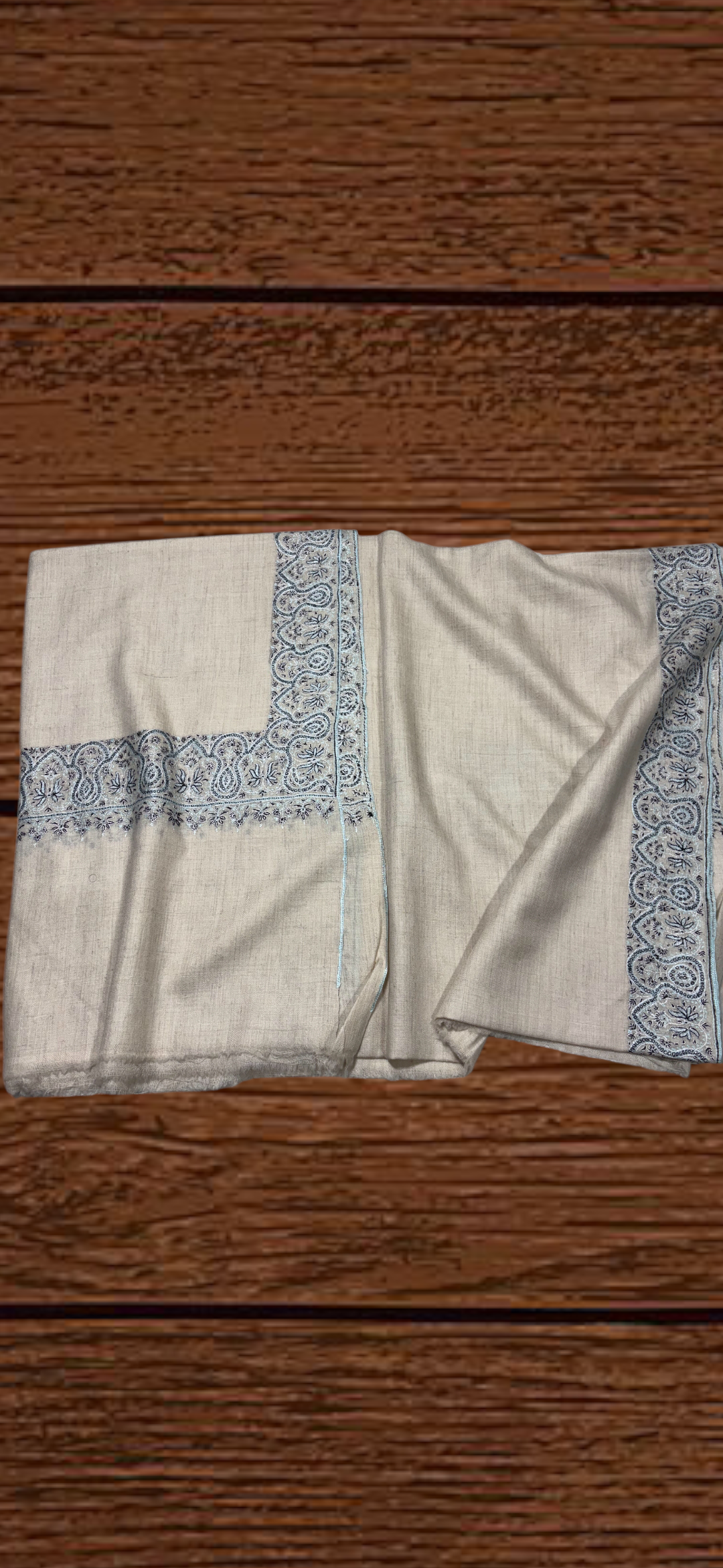 Screenshot_20260107_133727_Gallery classic sozni border kashmiri shawl - Image 4